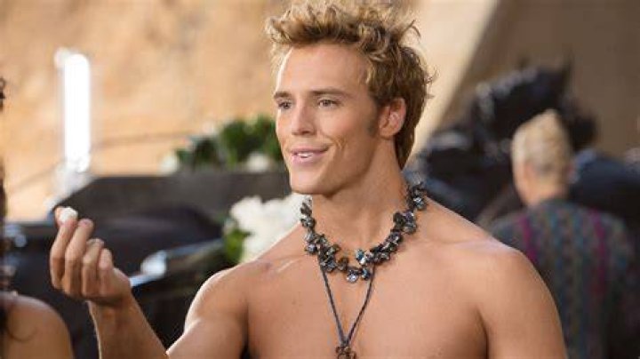 
A Journey Through Sam Claflin’s Career Growth and How He Met His Wife 