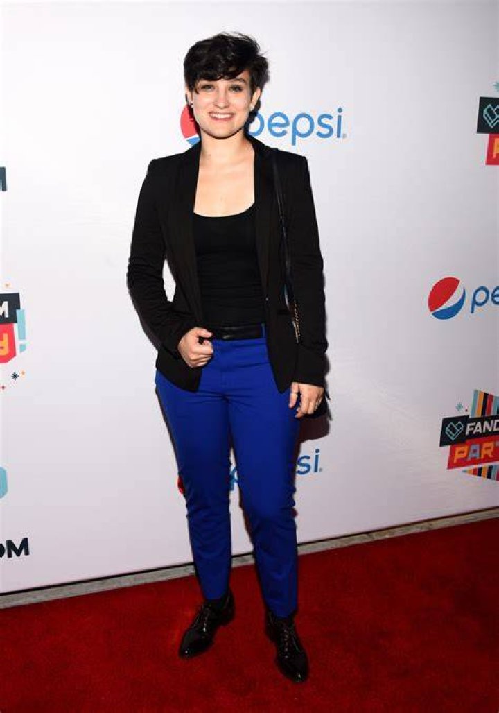 Bex Taylor-Klaus Height, Weight, Net Worth, Age, Birthday, Wikipedia, Who, Instagram, Biography
