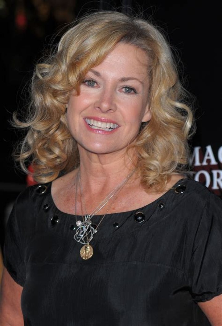 Catherine Mary Hicks Height, Weight, Net Worth, Age, Birthday, Wikipedia, Who, Instagram, Biography