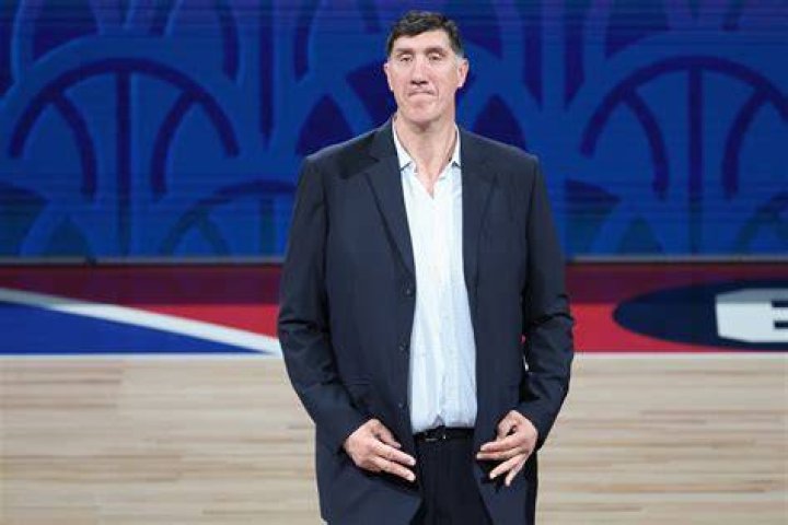 
Cristian Muresan Height, Weight, Net Worth, Age, Birthday, Wikipedia, Who, Nationality, Biography 