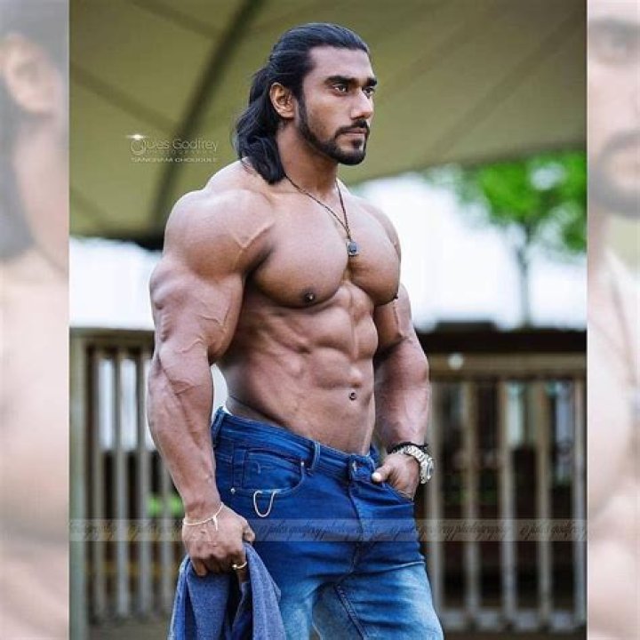 Divyansh Dwivedi Height, Weight, Net Worth, Age, Birthday, Wikipedia, Who, Instagram, Biography