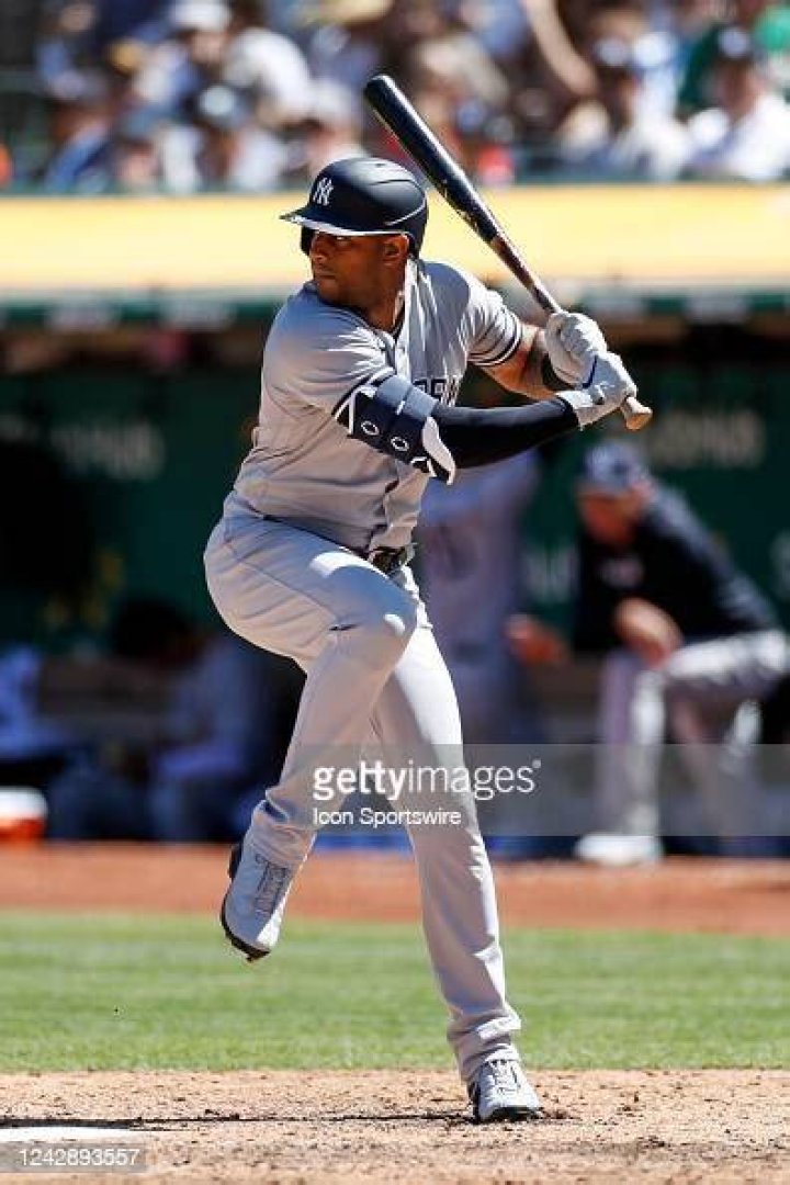 
Everything You Need to Know About What Happened to Yankees Center Fielder Aaron Hicks 