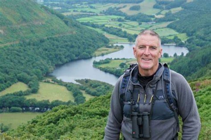 
Is Iolo Williams Married? Iolo Williams Wife, Bio, Net Worth, Age, and Family 