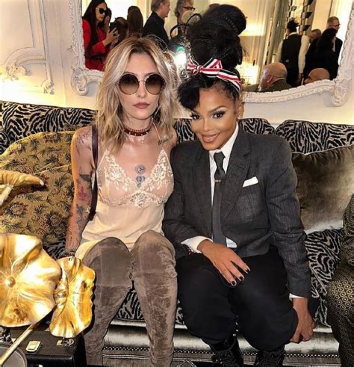 
Janet Jackson Poses with ‘Beautiful Niece’ Paris in Rare Photo Op: ‘So Good Catching Up’ 