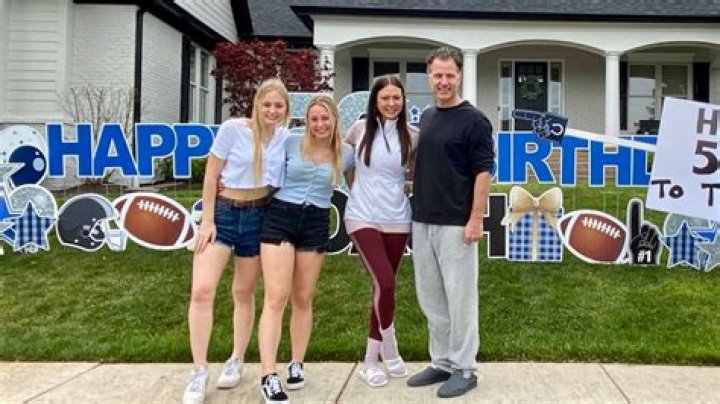 
Kelly Eberflus, Matt Eberflus Wife – Chicago Bears Coach Family Facts 