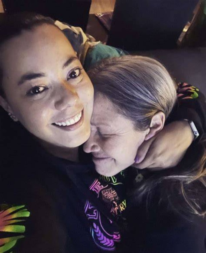 Laura Luz Is Married To Mary Chelo, Family And Net Worth
