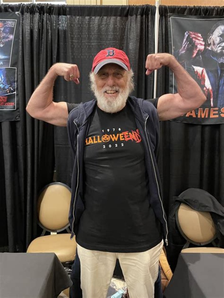 
Nick Castle Height, Weight, Net Worth, Age, Birthday, Wikipedia, Who, Nationality, Biography 