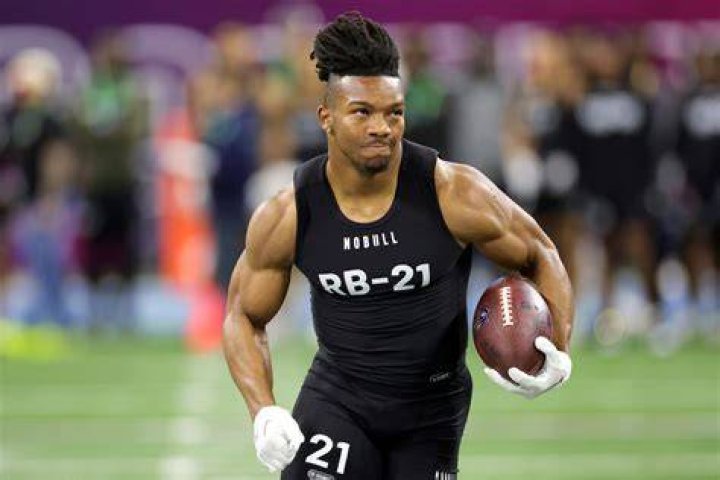 
Quandarrius Robinson Height, Weight, Net Worth, Age, Birthday, Wikipedia, Who, Nationality, Biography 