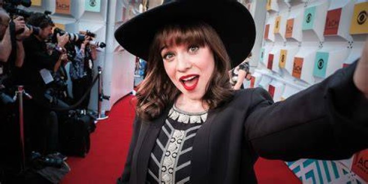 Renee Felice Smith: is she pregnant? Husband, Education, Bio
