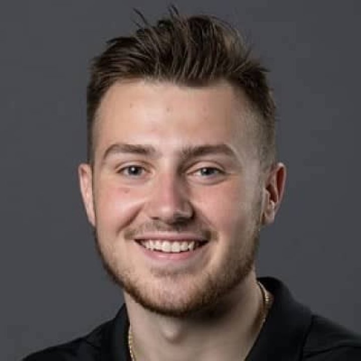 
Sasha Stefanovic Height, Weight, Net Worth, Age, Birthday, Wikipedia, Who, Nationality, Biography 