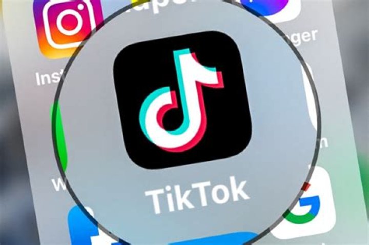 
Who is Alexandra Cosson TikTok? Partner’s Stabbing & Viral Video On Twitter 